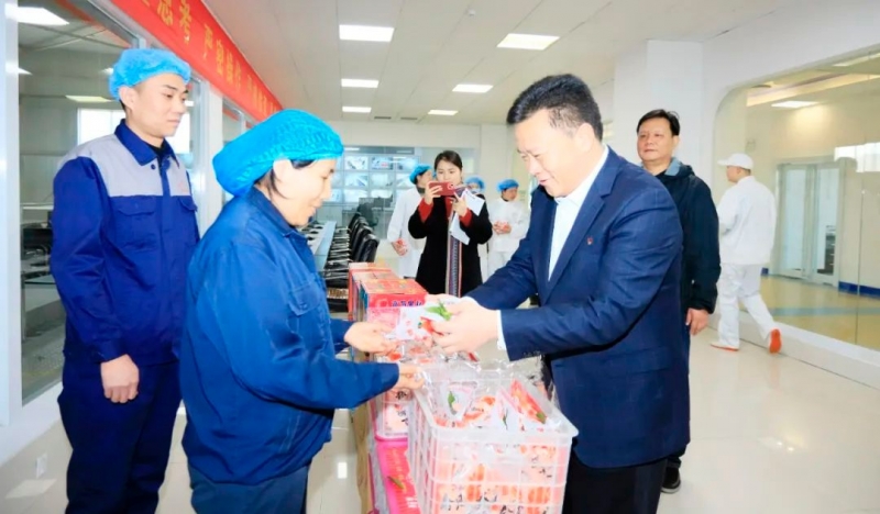 新春慰問(wèn)送關(guān)懷——集團(tuán)黨委書(shū)記、董事長(zhǎng)慰問(wèn)春節(jié)期間堅(jiān)守崗位的一線職工