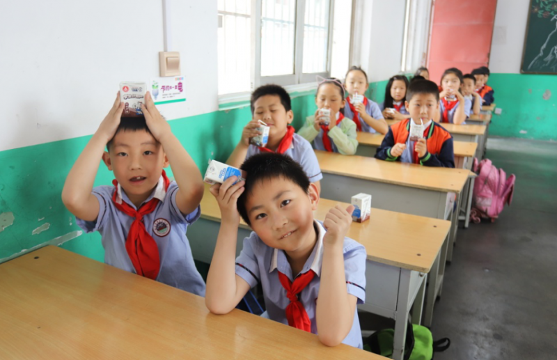 花花牛|六一關(guān)愛兒童，讓愛灑滿人間